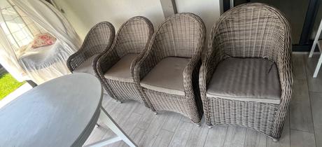 4x kreslo a stôl ikea,