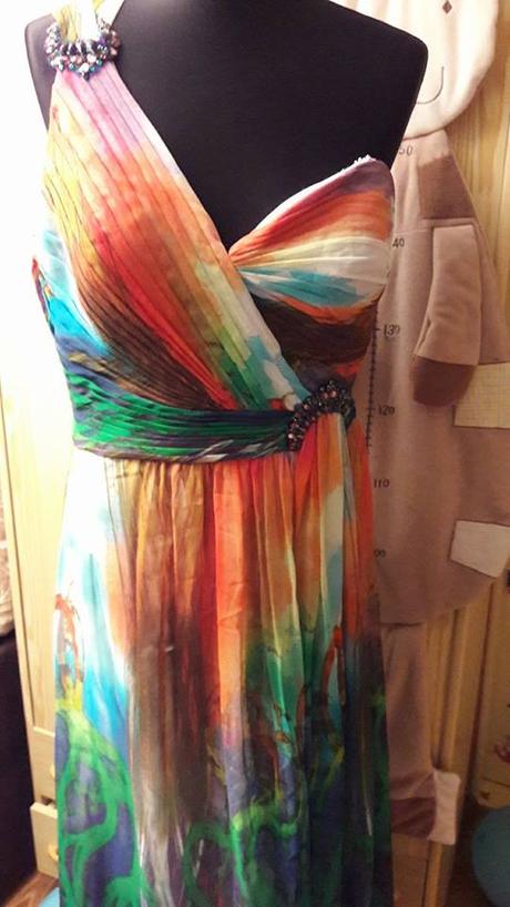 Spoločenské neprehliadnuteľné šaty faviana, l