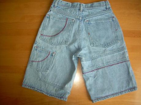 Kraťasy s nášivkami, 140