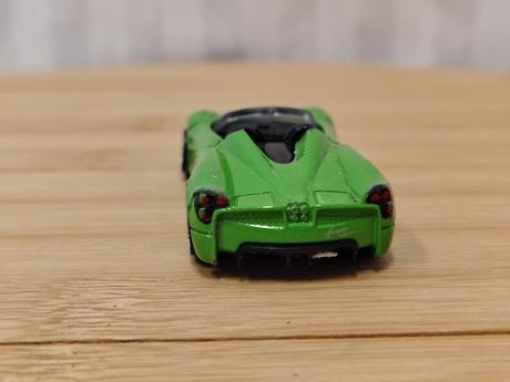 Zberat model pagani huayra roadster, motormax 2018,