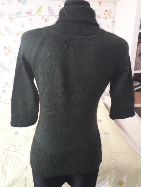 Tmavozelený svetrík, s