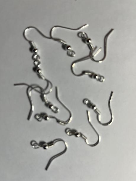 Háčiky na vyrobu náušníc,