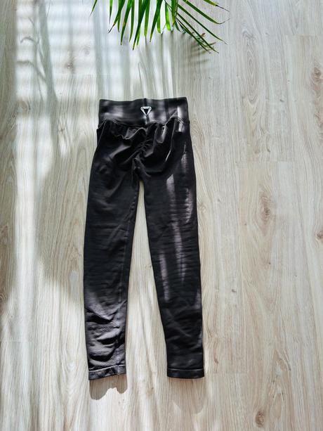 Legíny českej značky aeon athletics, pc 60 eur, s