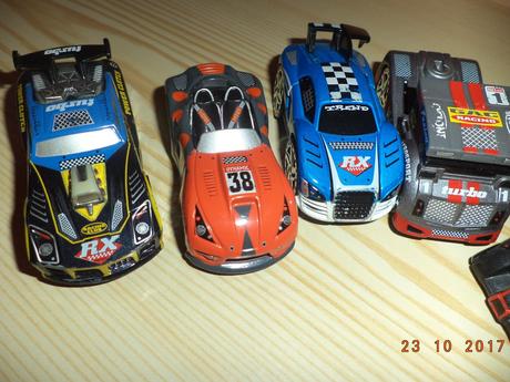 Sada kovových autíčiek,