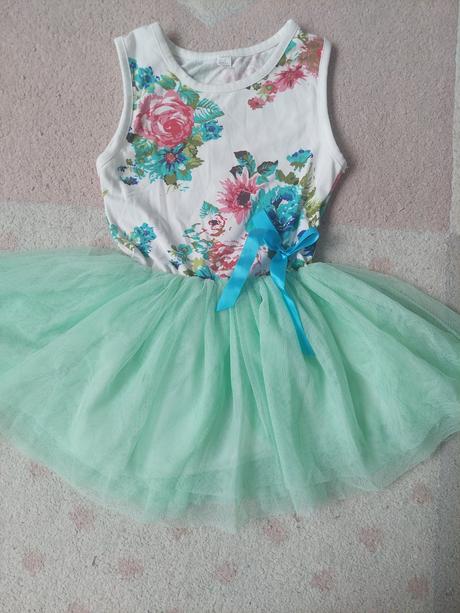 Kvetinové saty s veľkou tylovou sukňou veľ.104/110, 104