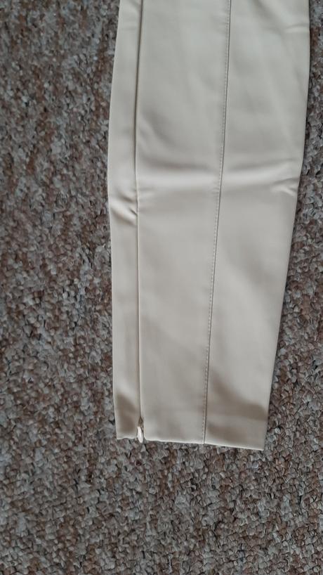 Koženkove kremove, bezove nohavice, zara,xs