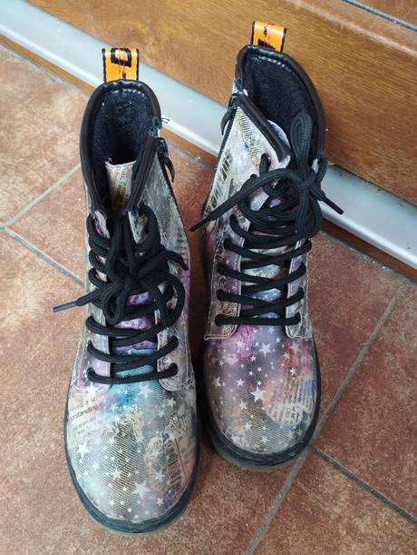 Topanky nepremokave, 32