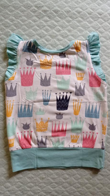 Handmade tricko s korunami, 104