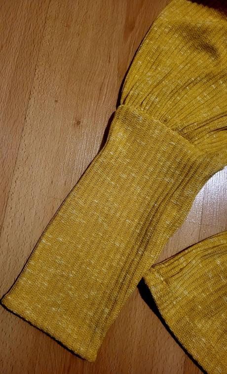 Krásny pletený pulover s puffy rukávmi, 