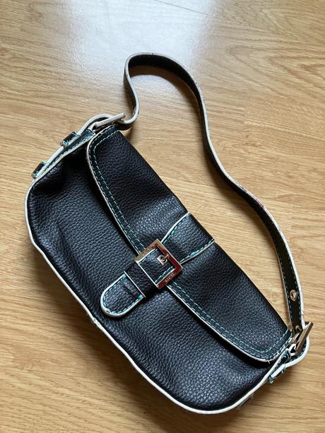 Mango kabelka, mango