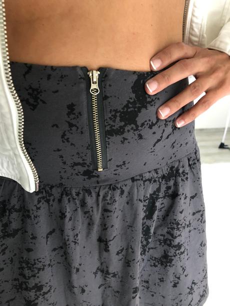 Vans sukňa šedá, s