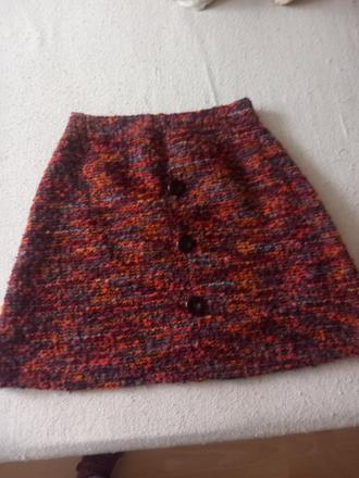 Predám sukňu, 38
