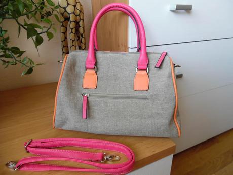 Kvalitná kabelka kupovaná v deichmane., 