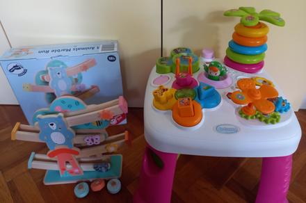 Interaktívny hrací stolík a drevená dráha, 