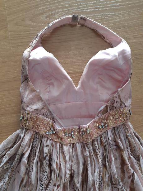 Spoločenské šaty, 38