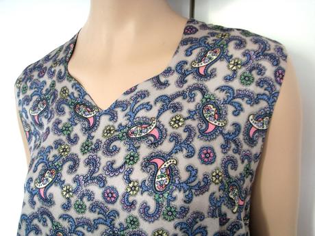 Strieborné vzorované retro šaty, l