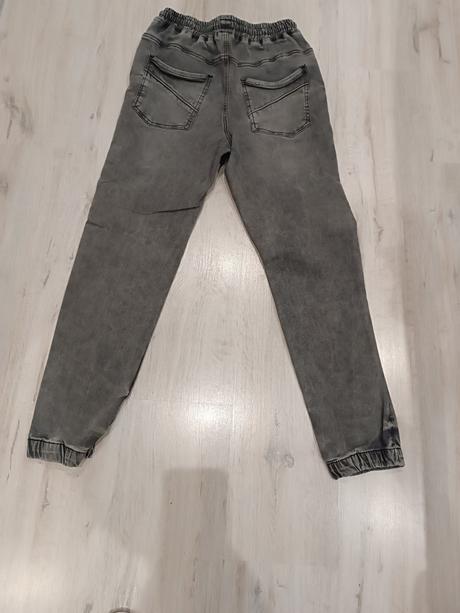 Džínsy, reserved,170