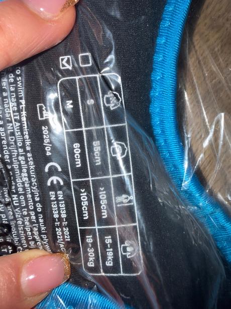 Vesta na plávanie 104, 