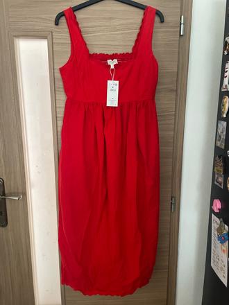 Cervene saty, reserved,m
