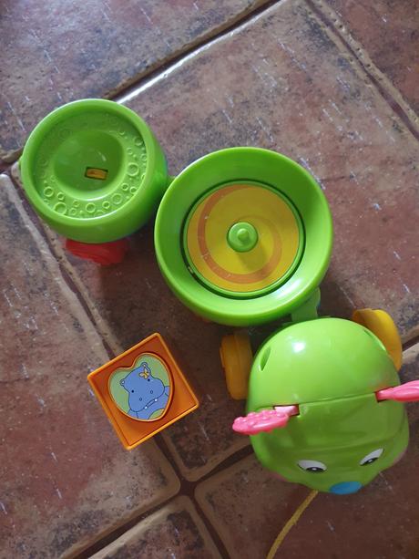 Húsenička na ťahanie plus kocka fischer price, 