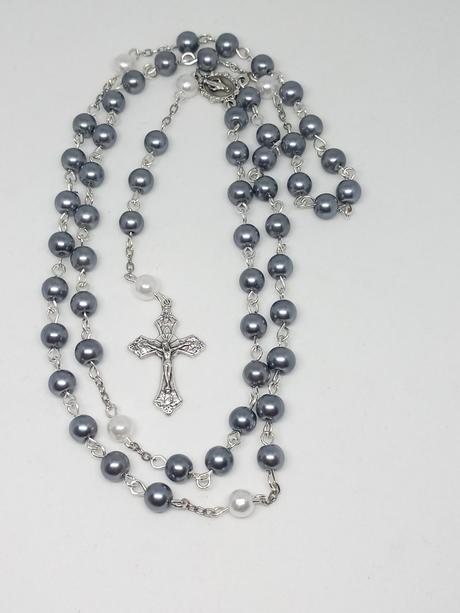 Ruženec s menom a dátumom e199, 