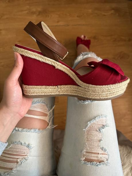 Predám dámske sandále, 38