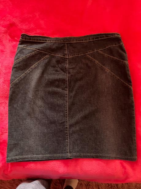 Rifľová sukňa, 42