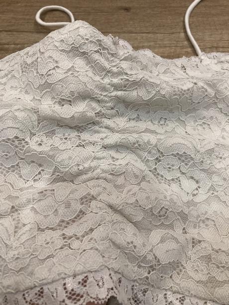 Crop top čipkovaný, 38