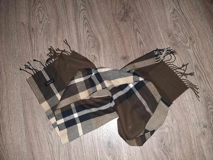 Šál nádherný, bershka