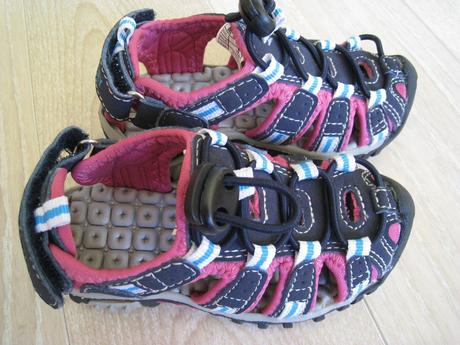 Krásne športové sandálky takmer nové, mckinley,23
