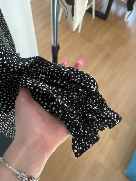 Bodkovana elegantna bluzka, l