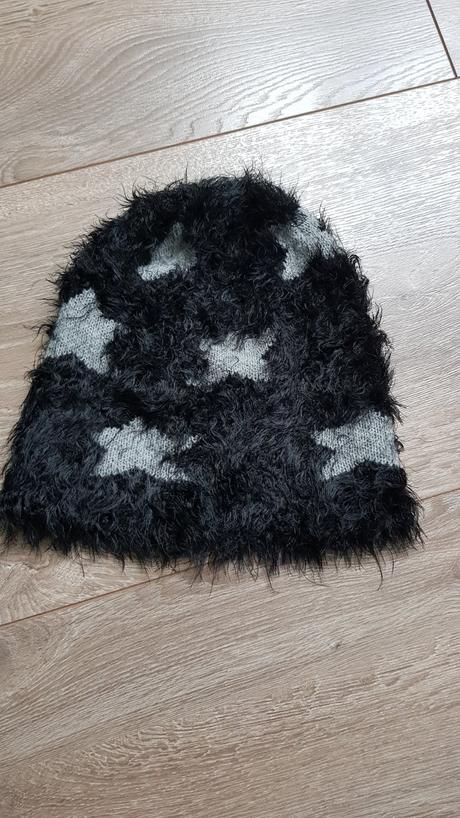 Dievčenská "chlpatá" čiapka (+ nákrčník), takko