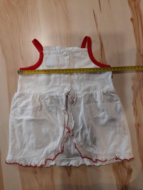 Šaty s hviezdičkami, 80