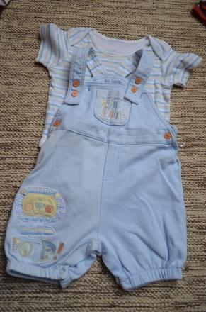 Pekny kompletik, c&a,68