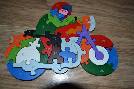 Drevene puzzle motorkar, 
