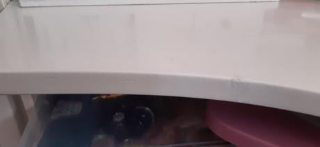 Ružová zasúvacia skriňa, 