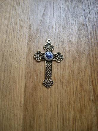 Prívesok krížik,
