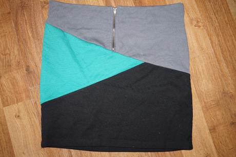 Trojfarebná sukňa, xl
