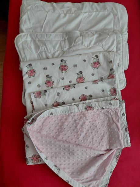 Posteľné obliečky +vankúš, prikrývka a deka,