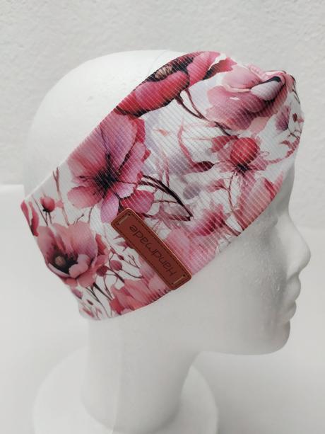 Čelenka z rebrovaného úpletu,