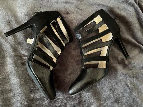 Nove remienkove sandalky, 42