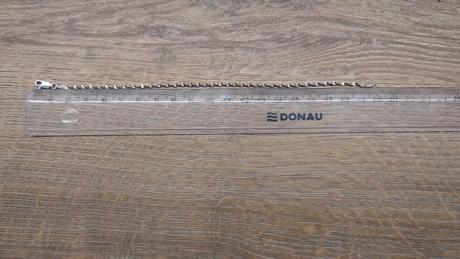 Strieborna retiazka tocena na ruku,