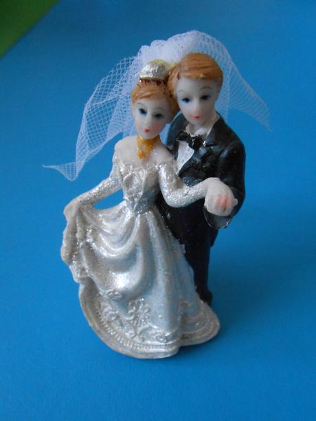 Soška na tortu - nevesta so ženíchom, 