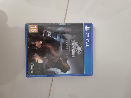 Predám hru na ps4 jurassic world evolution, 