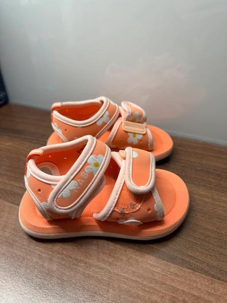 Dievčenské sandálky, decathlon,22