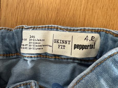 Dievcenske elasticke rifle, pepperts,146