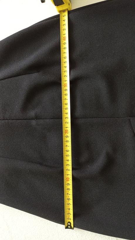 Krátke čierne šaty veľ.38, 38