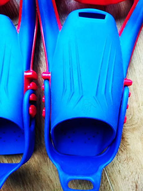 Plutvy a potápačské okuliare, 