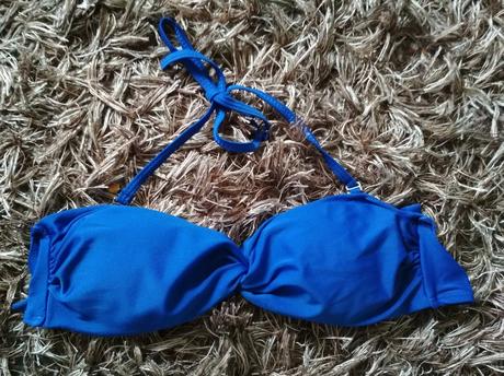 Tmavomodré bikiny, m