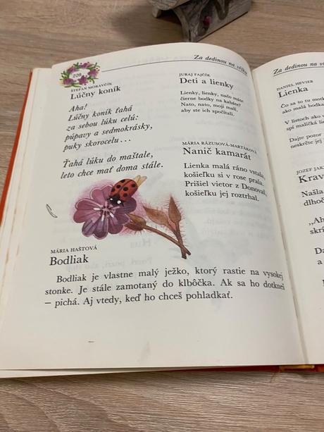 Stará retro kniha zlatý strom mária ďuríčková 1984,